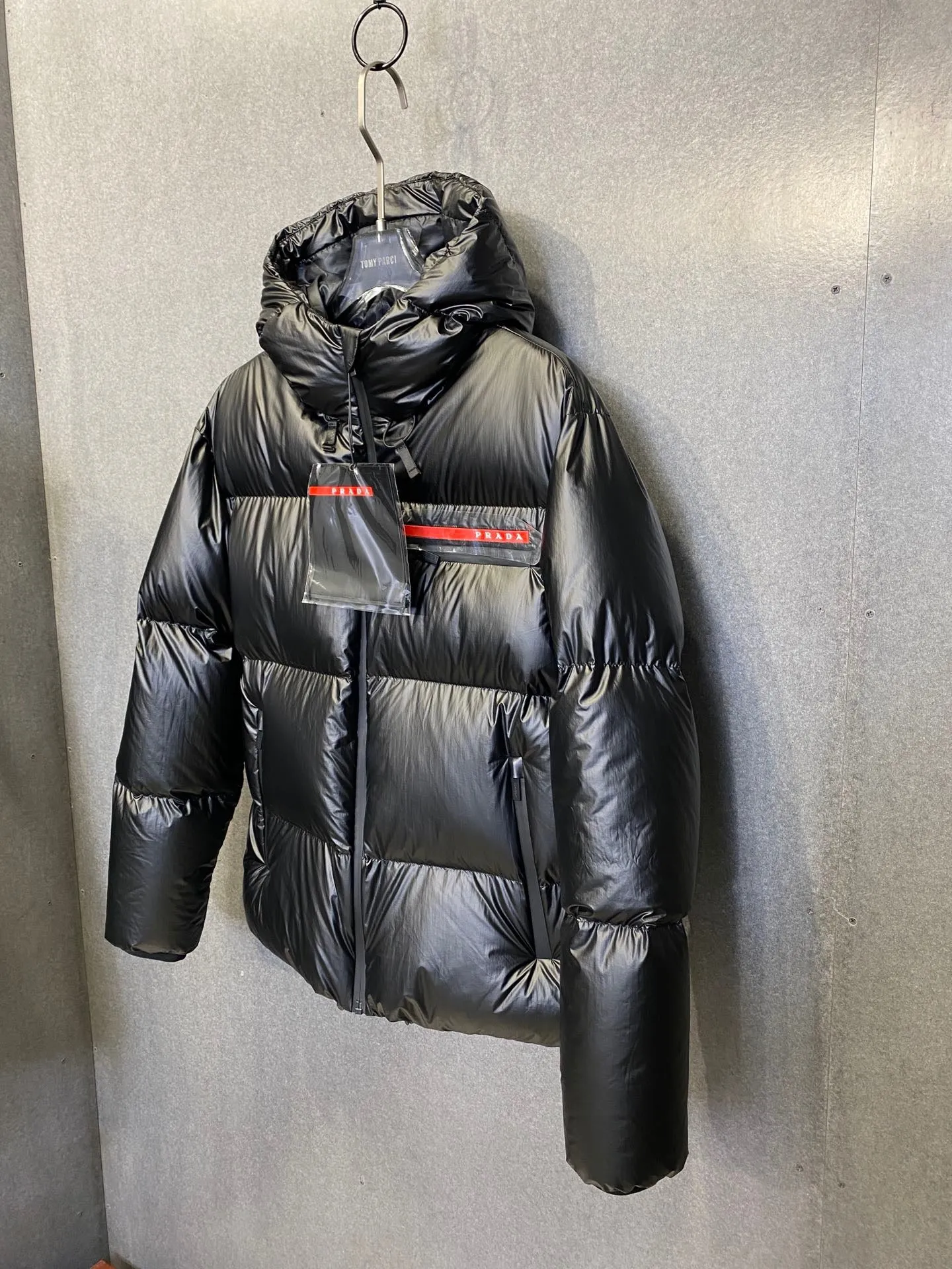 CLTH275 Light Nylon convertible down jacket for Men