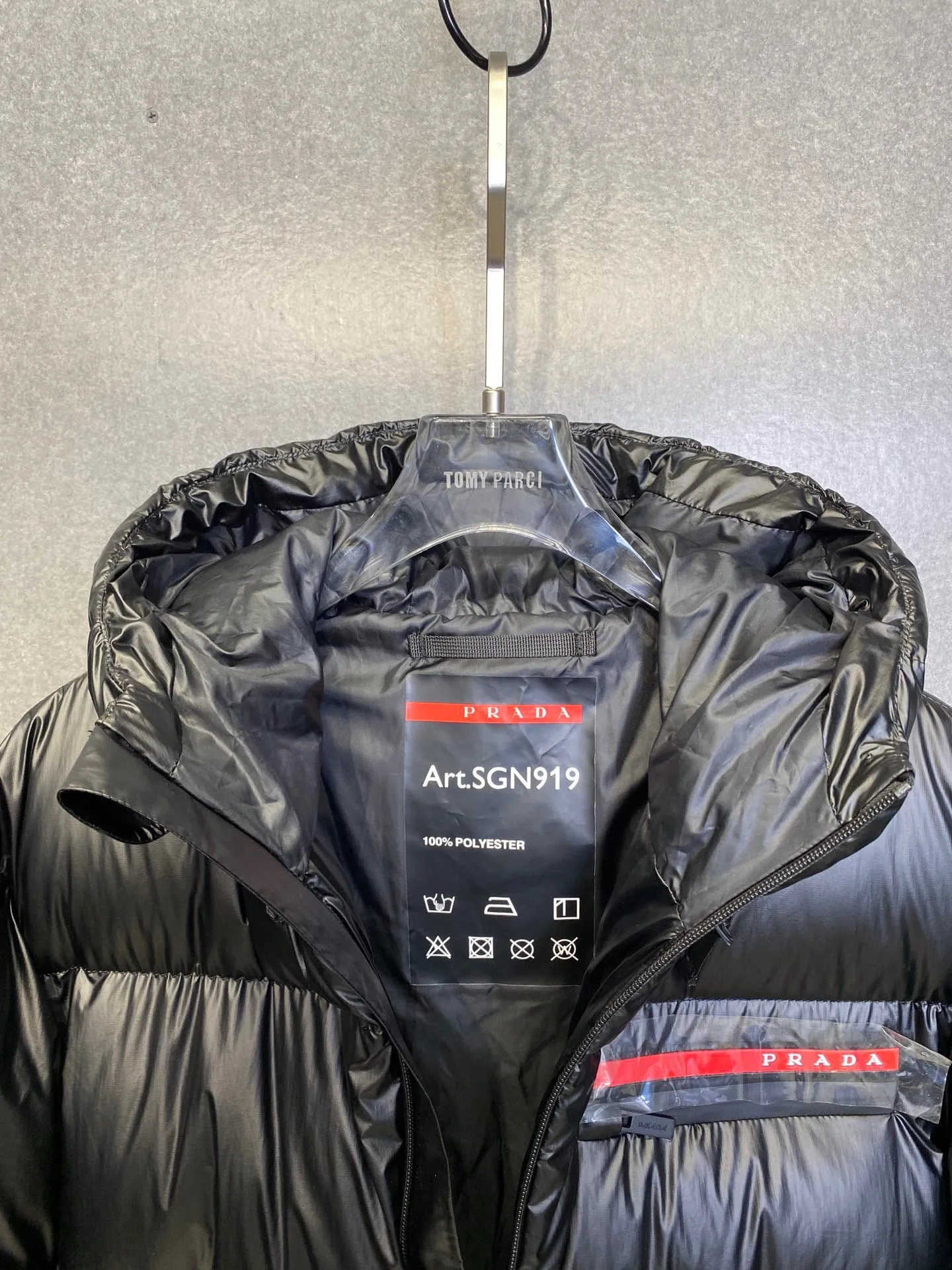 CLTH275 Light Nylon convertible down jacket for Men